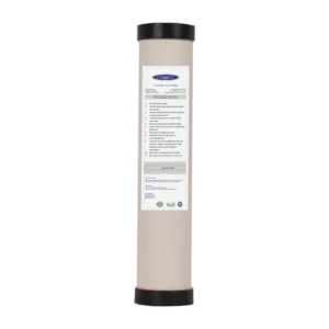 Cylindrical water filter cartridge with label